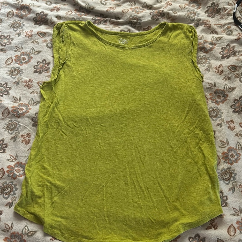 Green flowy t shirt